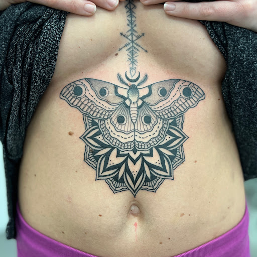 Explore honey bee tattoo ideas, creative tattoo ideas in Arlington Heights, available at Space Cat Tattoo