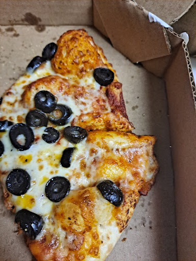 Pizza Restaurant «Round Table Pizza», reviews and photos, 550 Montecito Center, Santa Rosa, CA 95405, USA