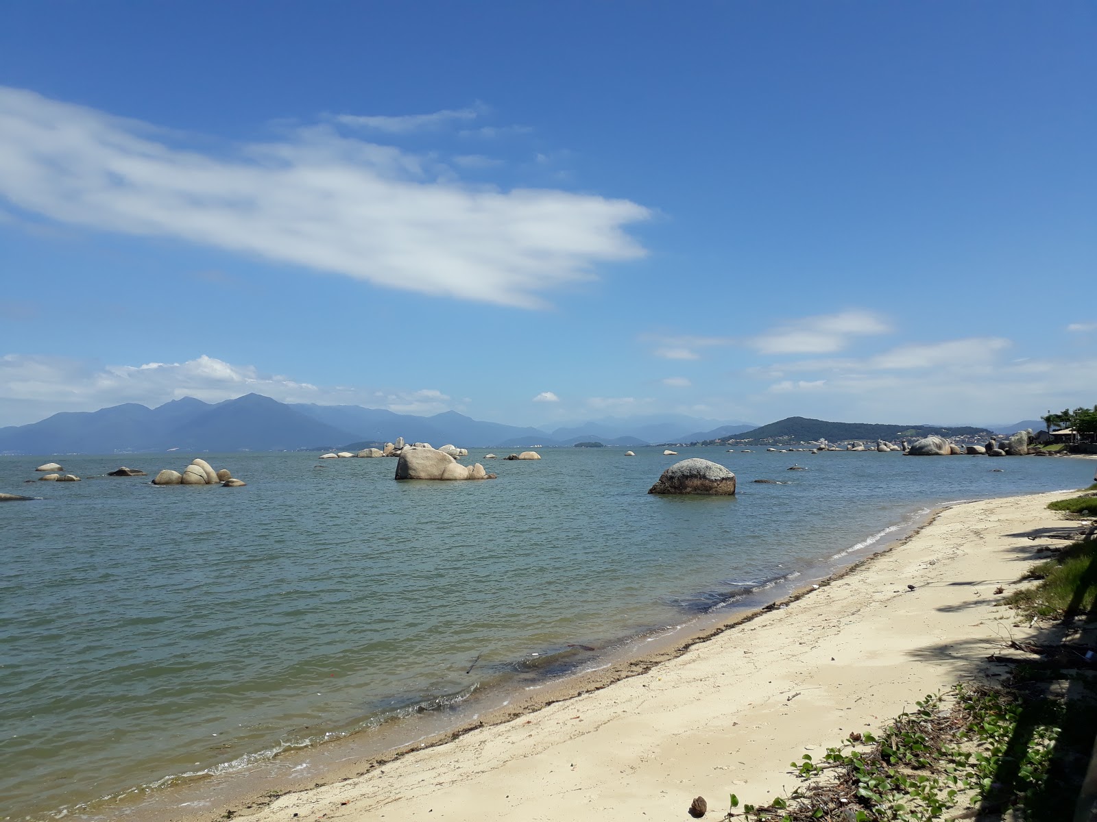 Photo of Itaguacu Beach with spacious shore
