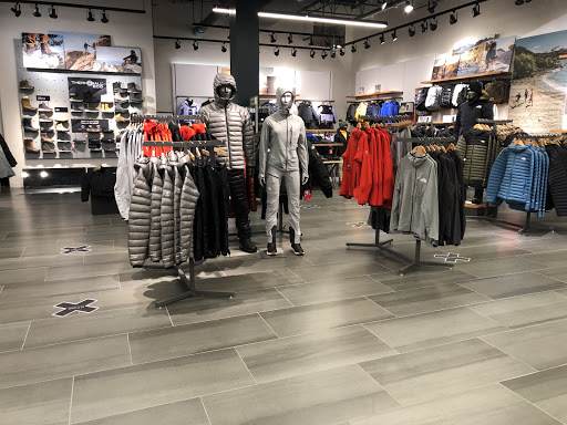 Clothing Store «The North Face», reviews and photos, 8080L Tysons Corner Center, Tysons, VA 22102, USA