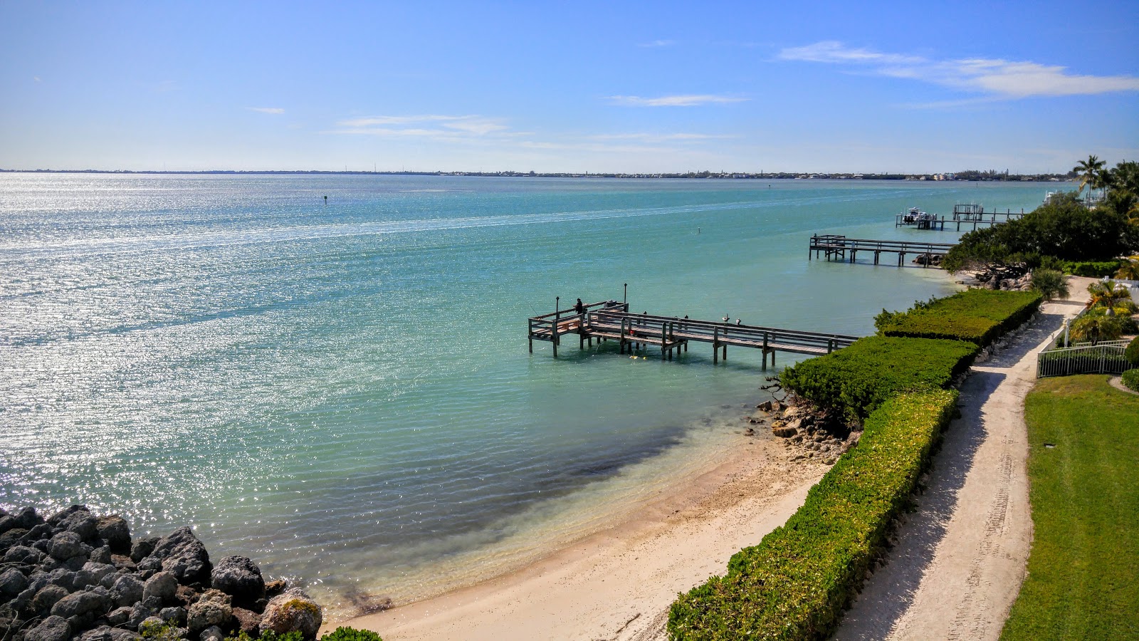 Photo of Sunset Park beach with straight shore