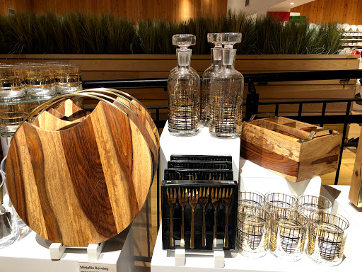 Furniture Store «Crate and Barrel», reviews and photos, 2801 W Big Beaver Rd, Troy, MI 48084, USA