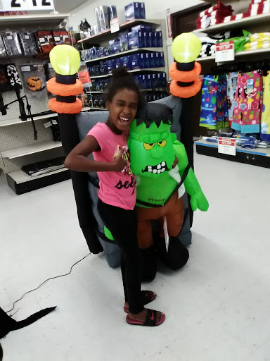 Liquor Store «Pearl Street Beverage», reviews and photos, 240 Pearl St, Burlington, VT 05401, USA