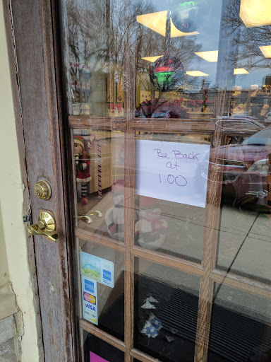 Florist «The Village Flower Shop», reviews and photos, 132 S Addison St, Bensenville, IL 60106, USA