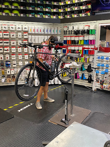 Bicycle Repair Shop «Bike World in Alamo Heights», reviews and photos, 5911 Broadway St, Alamo Heights, TX 78209, USA