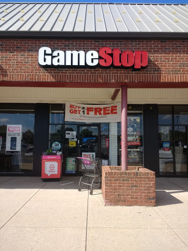 GameStop, 935 Riverdale St, West Springfield, MA 01089, USA, 