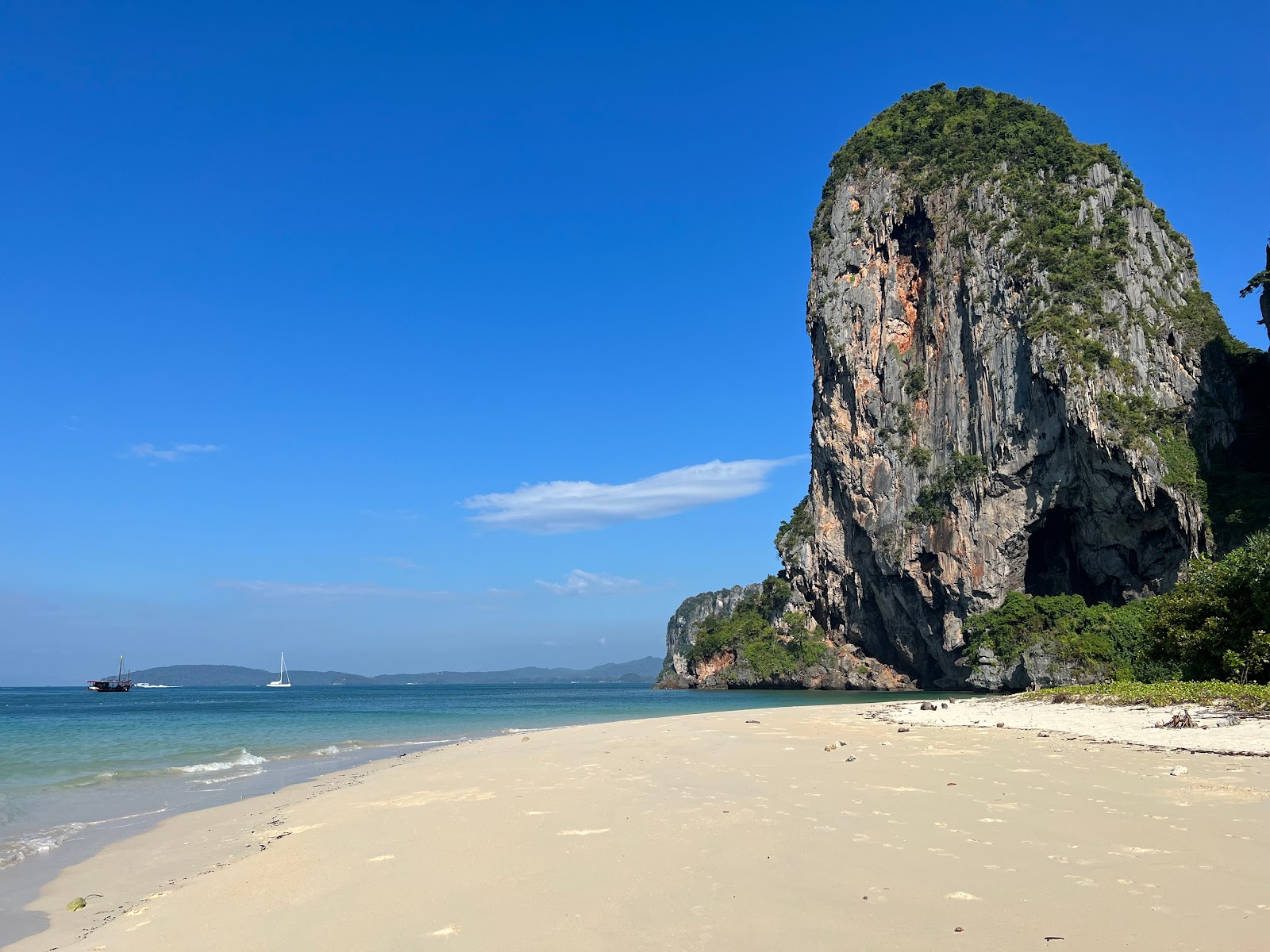 Zdjęcie Plaża Jaskini Phra Nang z przestronna plaża