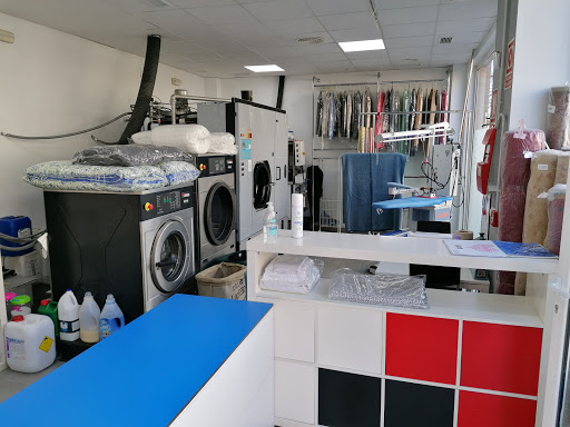 Tintorería y Lavandería Mely