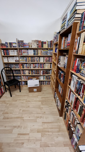 Used Book Store «R & B Used Books», reviews and photos, 12830 Saginaw Rd # F, Grand Blanc, MI 48439, USA