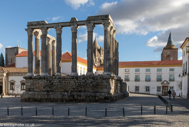 Comentários e avaliações sobre o Templo Romano Évora