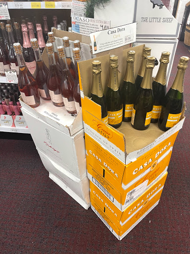 Liquor Store «M & R Liquors», reviews and photos, 2773 Main St, Glastonbury, CT 06033, USA