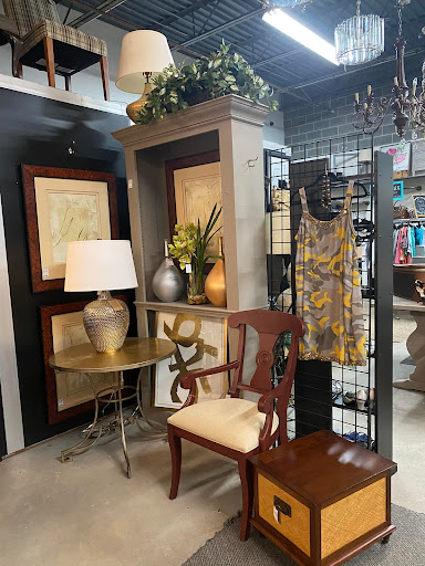 Thrift Store «Transitional Treasures», reviews and photos, 601 Towpath Rd e, Broadview Heights, OH 44147, USA