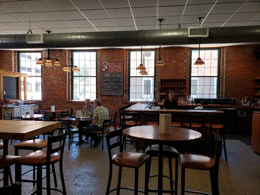 Wine Bar «Wine Guyz», reviews and photos, 122 King St, La Crosse, WI 54601, USA