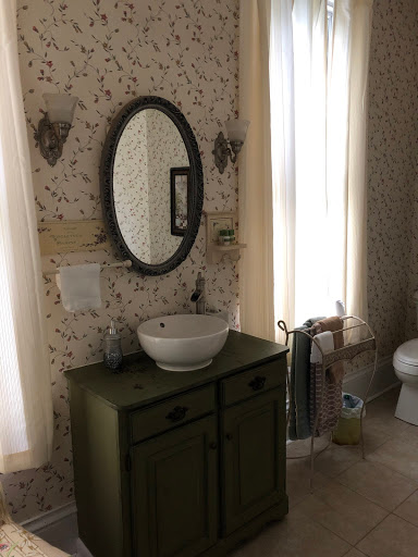 Lodge «The Farmhouse Inn», reviews and photos, 108 W Swan St, Centerville, TN 37033, USA