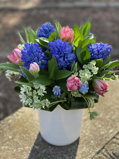 Florist «Guilford White House Florist», reviews and photos, 966 Boston Post Rd, Guilford, CT 06437, USA