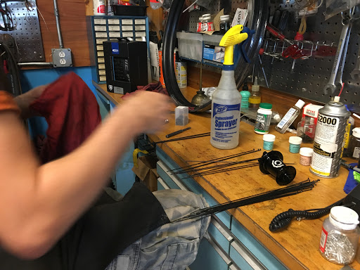 Bicycle Store «2 Bici Bicycle Shop», reviews and photos, 8695 Archer Ave, Willow Springs, IL 60480, USA