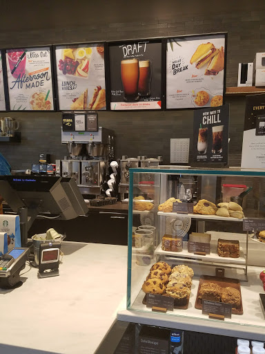 Shopping Mall «Holyoke Mall», reviews and photos, 50 Holyoke St, Holyoke, MA 01040, USA