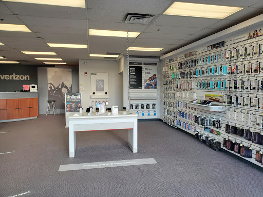 Cell Phone Store «GoWireless Verizon Authorized Retailer», reviews and photos, 1581 Main St, Palmer, MA 01069, USA