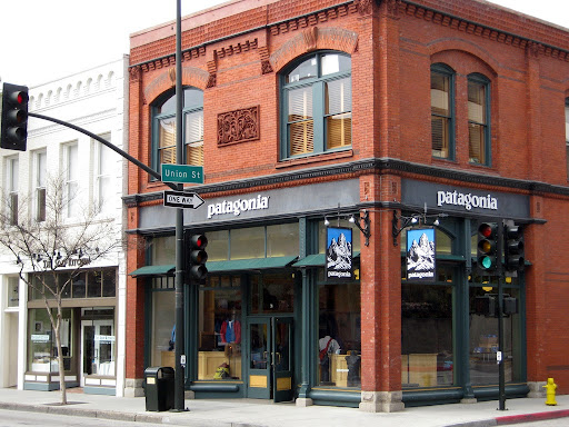 Clothing Store «Patagonia Pasadena», reviews and photos, 47 N Fair Oaks Ave, Pasadena, CA 91103, USA