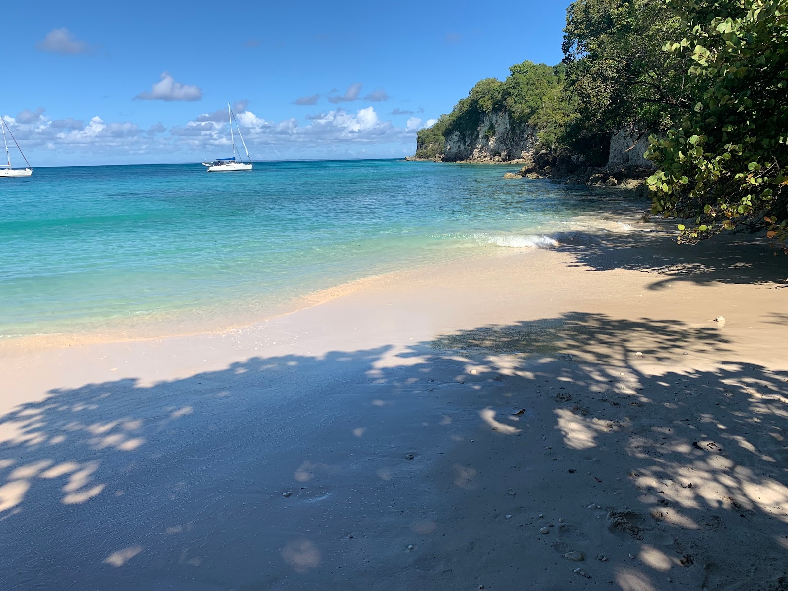 Fotografija Plage Moustique priljubljeno mesto med poznavalci sprostitve