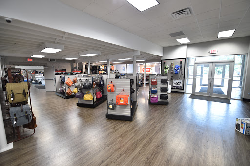 Camera Store «Roberts Camera», reviews and photos, 220 E St Clair St, Indianapolis, IN 46204, USA