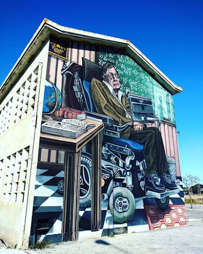 Street Art Stephen Hawking by Violant - Agência de viagens