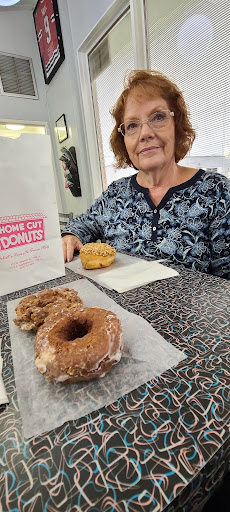 Dessert Shop «Home Cut Donuts, Inc.», reviews and photos, 815 W Jefferson St, Joliet, IL 60435, USA