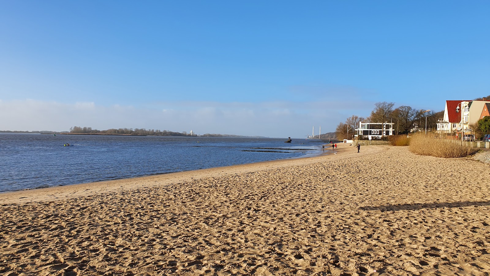 Foto de Elbstrand Blankenese com areia bege fina superfície