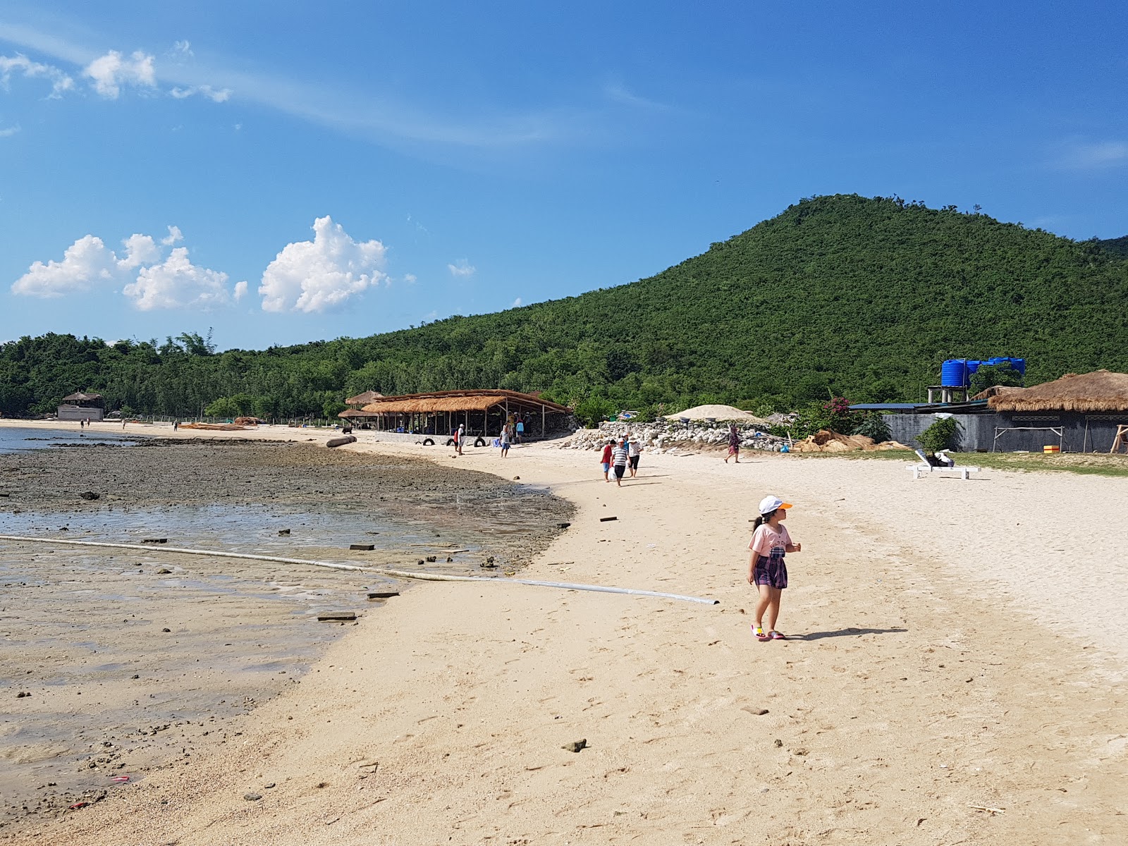 Foto van Dao Diep Son Island Beach met turquoise puur water oppervlakte