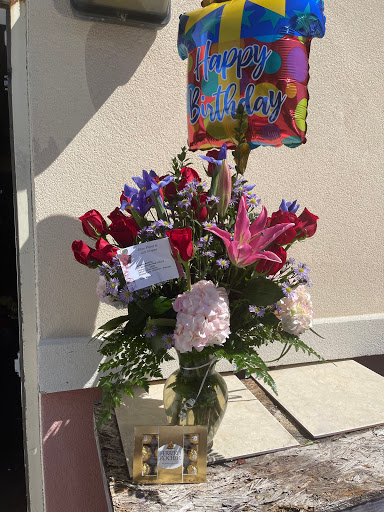 Florist «Elite Floral & Gift Shoppe», reviews and photos, 504 N Alafaya Trail #109, Orlando, FL 32828, USA