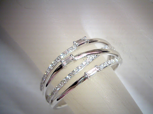 Jewelry Store «DeLyn Jewelry», reviews and photos, 29 E Washington St, Martinsville, IN 46151, USA