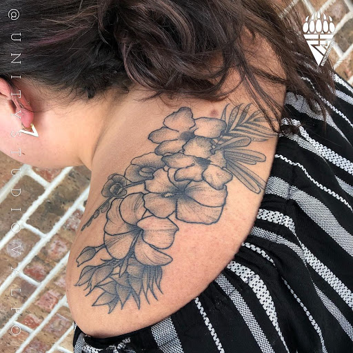 Explore new york giants tattoos ideas, creative tattoo ideas in Valparaiso, available at Unity Studio