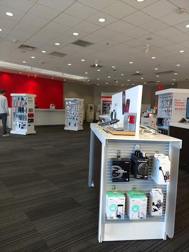 Cell Phone Store «Verizon», reviews and photos, 411 E 23rd St, Panama City, FL 32405, USA