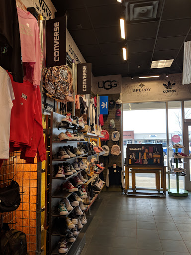 Shoe Store «Journeys», reviews and photos, 11601 108th St #522, Pleasant Prairie, WI 53158, USA