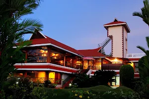 Sterling Lake Palace Alleppey image