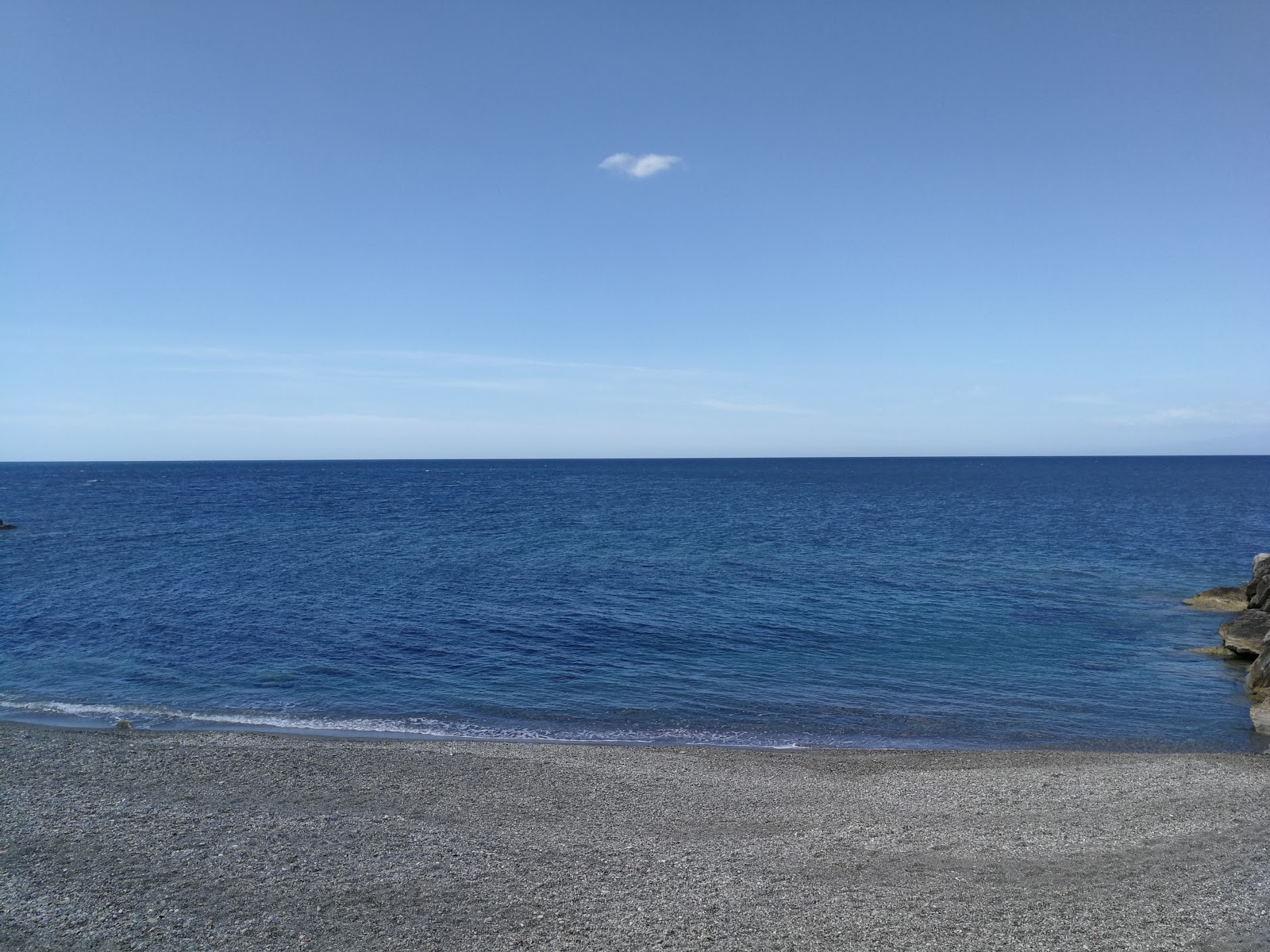 Foto di Lazzaro beach e l'insediamento