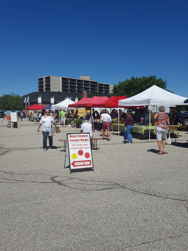 Supermarket «Mt Clemens farmers Market», reviews and photos, 135 N River Rd, Mt Clemens, MI 48043, USA