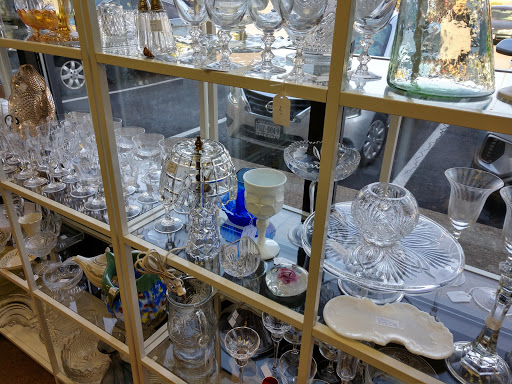Thrift Store «The Treasure Hound», reviews and photos, 14508 Old Lee Rd, Chantilly, VA 20151, USA