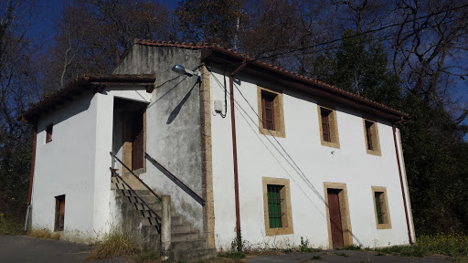 Antigua escuela en San Vicente de la Barquera