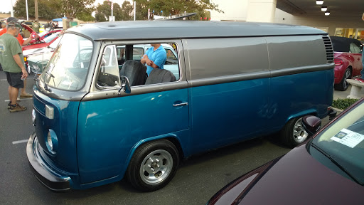 Elk Grove Volkswagen image