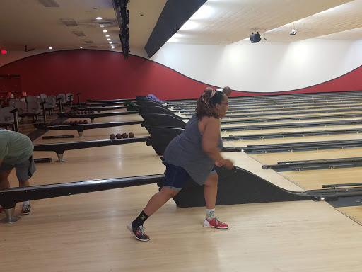 Bowling Alley «AMF Pikesville Lanes», reviews and photos, 1723 Reisterstown Rd, Pikesville, MD 21208, USA