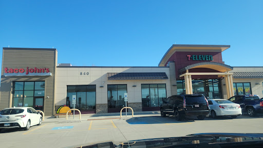 7-Eleven O'Hare Airport Travel Plaza