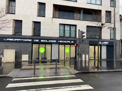 Laboratoire Unilabs Le Labo - L'Arche Courbevoie à Courbevoie