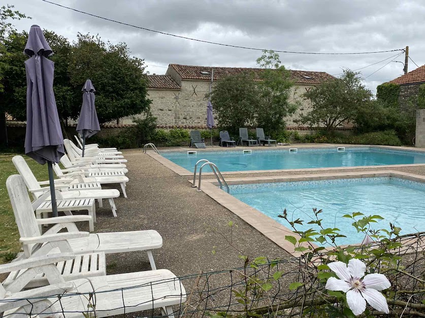 Gîte complexe les constellations à Dœuil-sur-le-Mignon (Charente-Maritime 17)