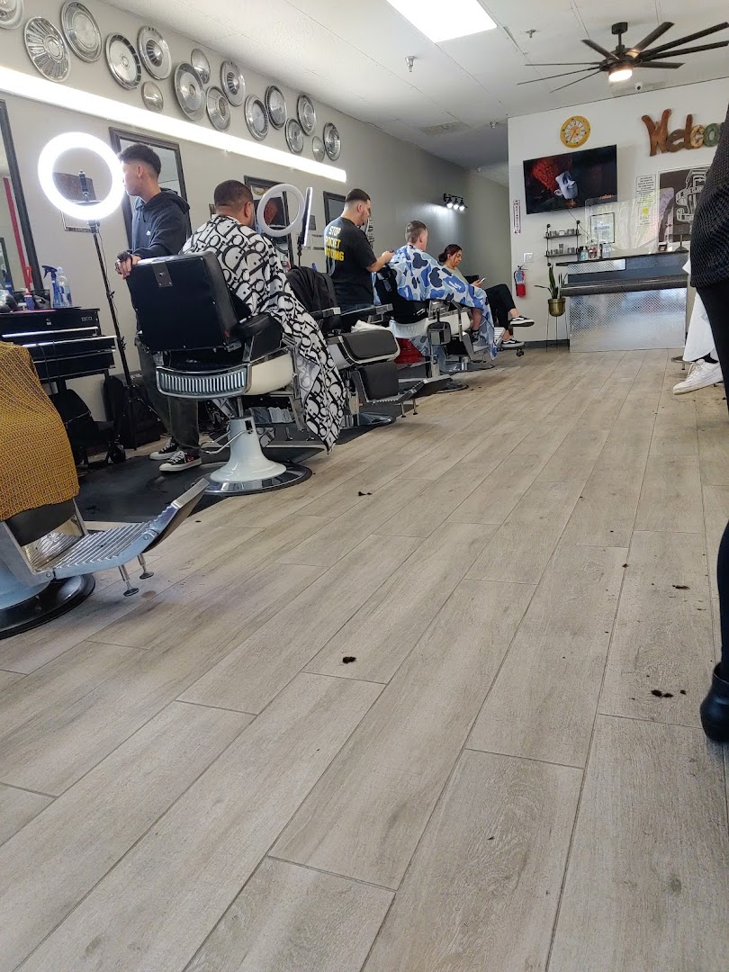 909 Clippers Barber shop and Salon