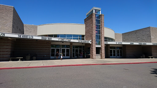 Movie Theater «Cornelius 10 Cinemas», reviews and photos, 200 N 26th Ave, Cornelius, OR 97113, USA