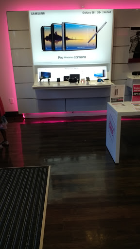 Cell Phone Store «T-Mobile», reviews and photos, 10319 W Broad St, Glen Allen, VA 23060, USA
