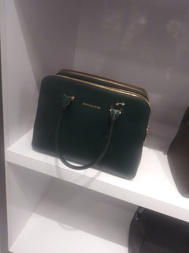 Fashion Accessories Store «Michael Kors», reviews and photos, 348 Nut Tree Rd #348, Vacaville, CA 95687, USA