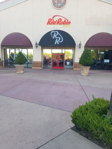 Shopping Mall «Villaggio Shopping Center», reviews and photos, 7959 N Blackstone Ave, Fresno, CA 93720, USA