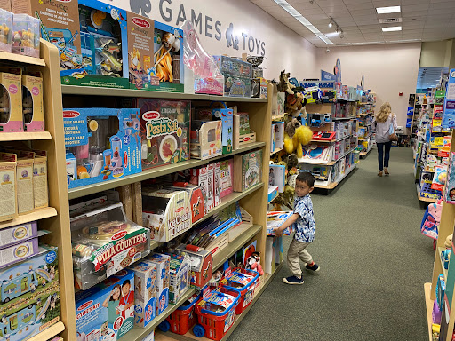 Book Store «Barnes & Noble», reviews and photos, 6646 Loisdale Rd, Springfield, VA 22150, USA